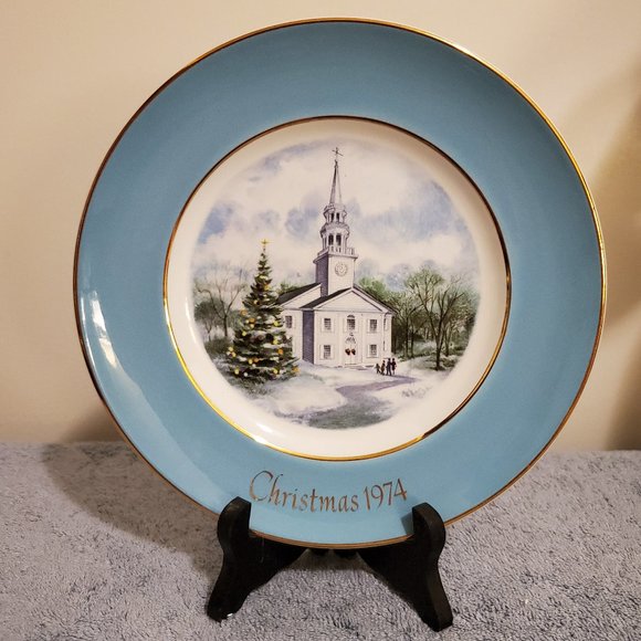 Avon Other - 1974 Avon Christmas Plate. "Country Church